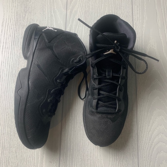 BLACK JORDAN’S - Picture 2 of 8